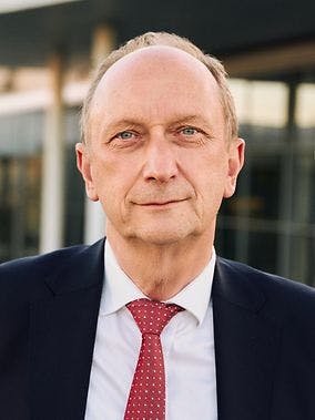 Dr. Klaus Wiener